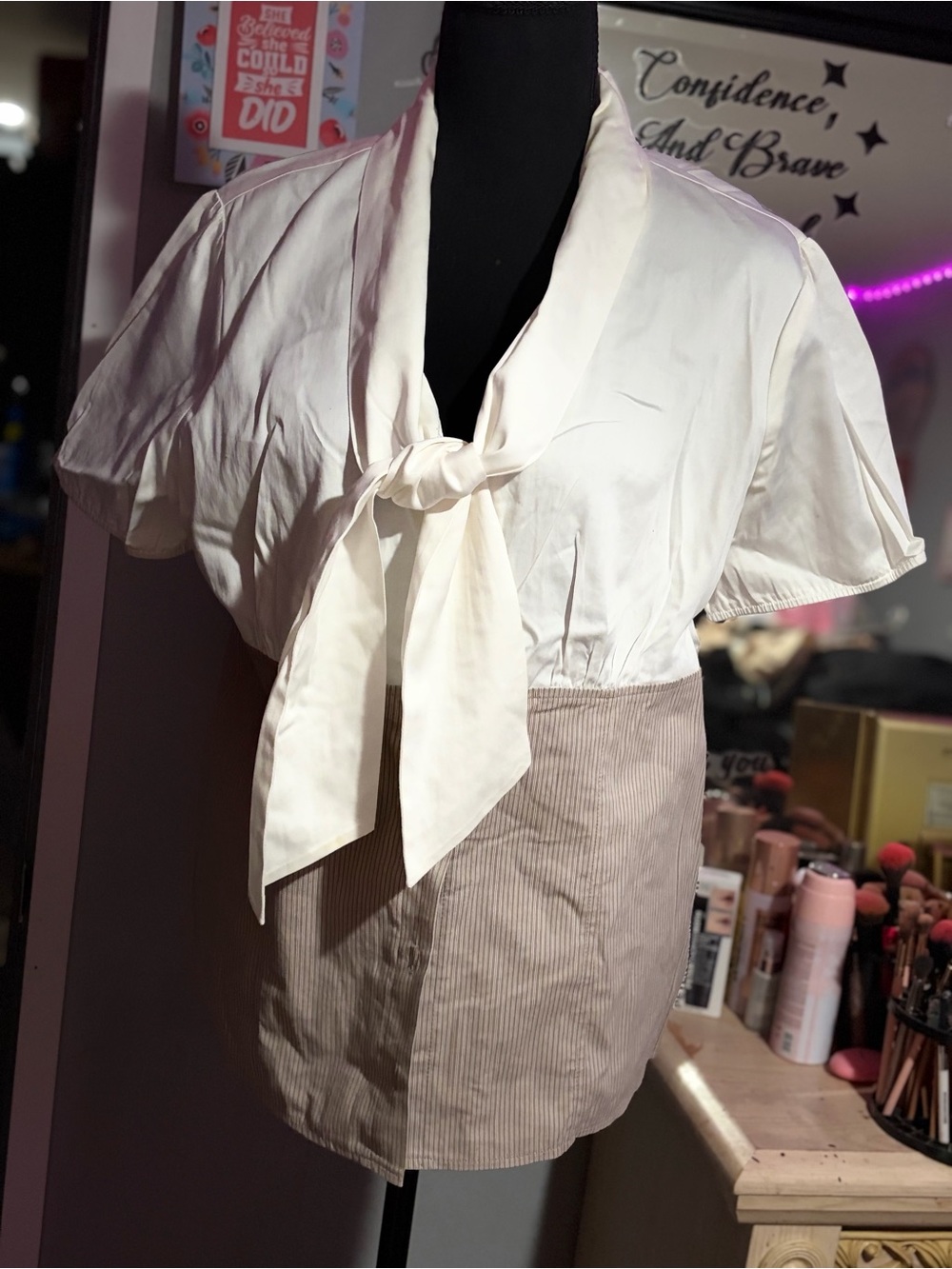 NWOT vintage 90’s Fashion Bug Cream and Tan Two-Tone Tie-Neck Blouse-16&GIFTS